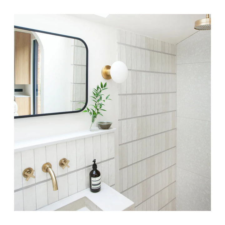 Lochan Wall Light in Brass + Oval